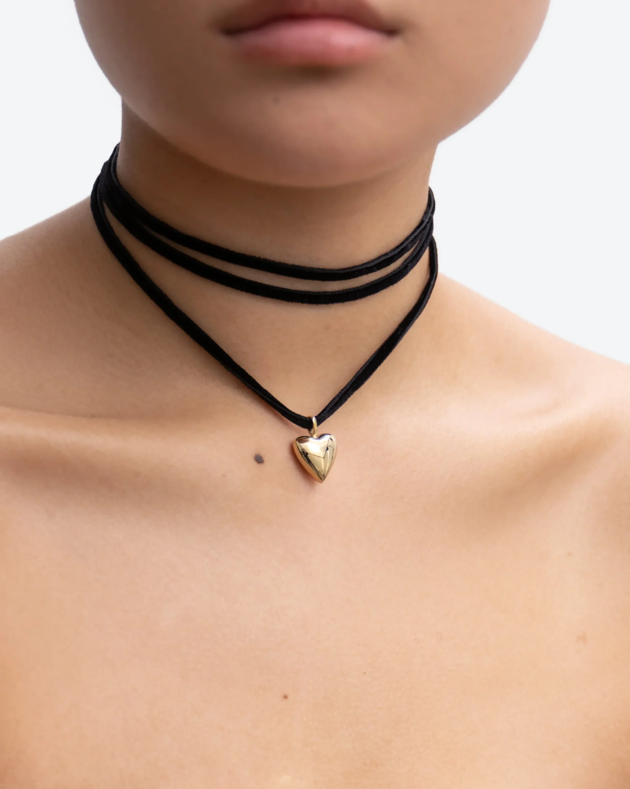amore_velvet_cord_necklac_3.webp BRUNA The Label Amore Velvet Cord Necklace^ Choker