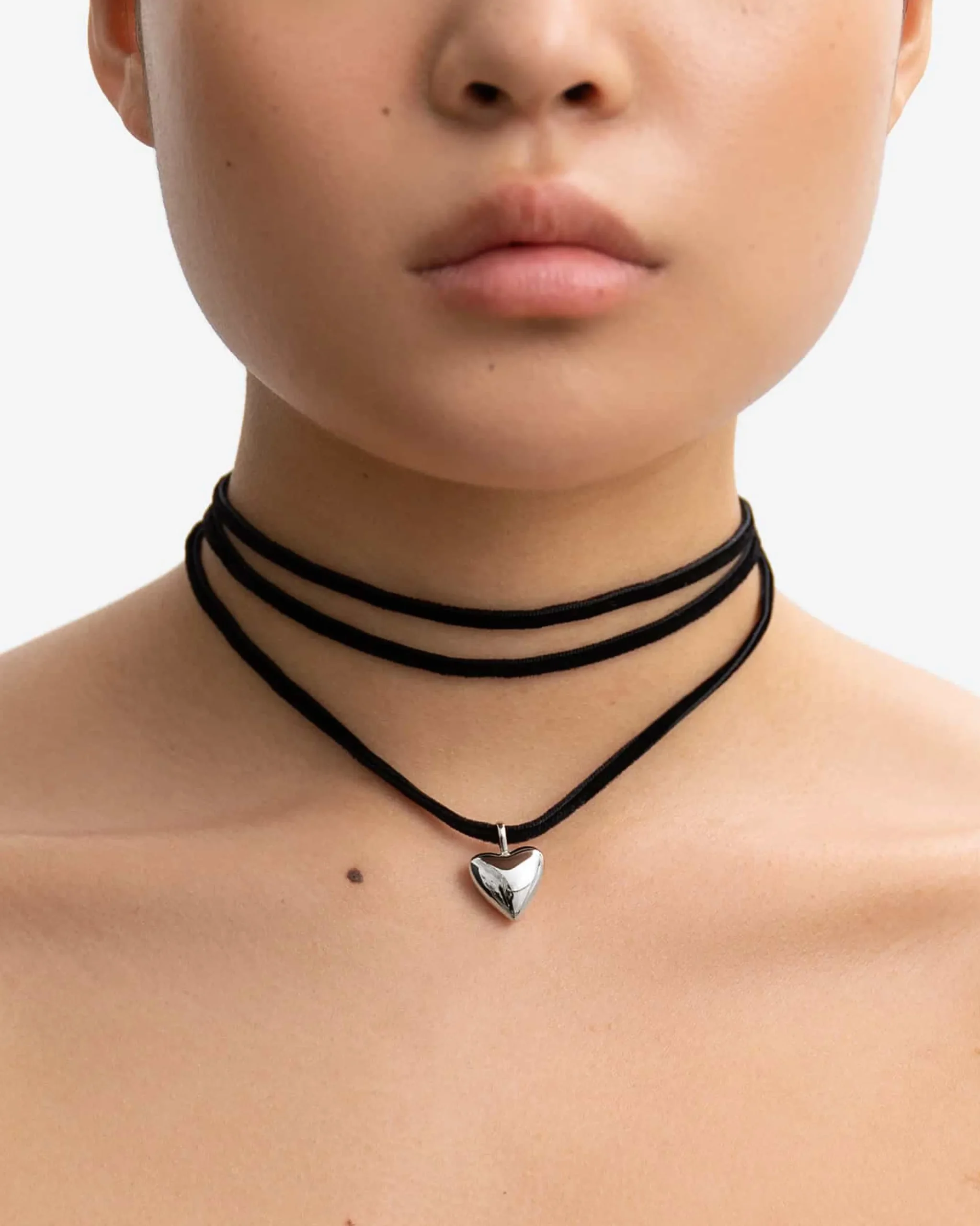 amore_velvet_cord_necklac_9.webp BRUNA The Label Amore Velvet Cord Necklace^ Choker