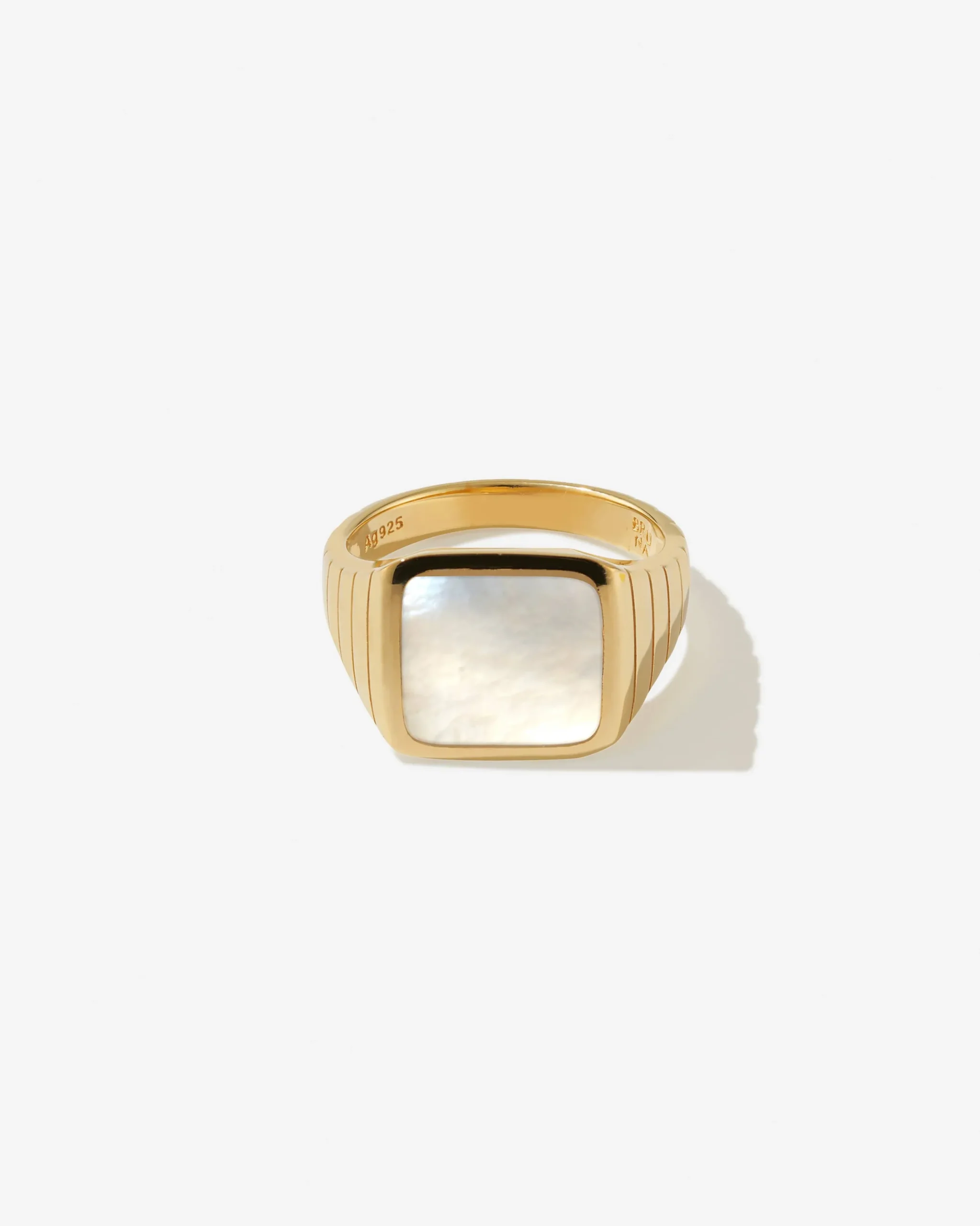 avino_pearl_ring_0.webp BRUNA The Label Avino Pearl Ring^ Siegel | Edelsteine