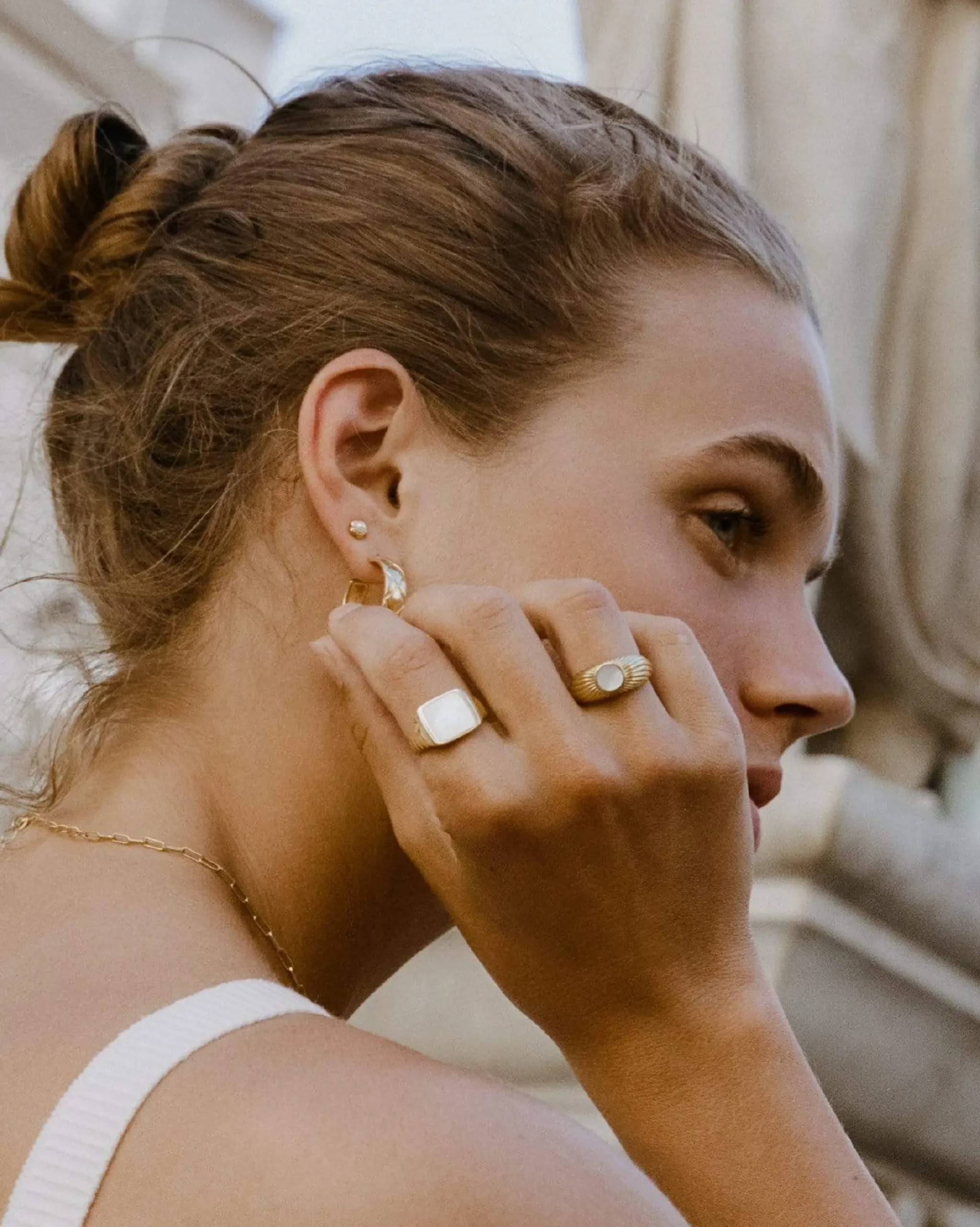 avino_pearl_ring_5.webp BRUNA The Label Avino Pearl Ring^ Siegel | Edelsteine