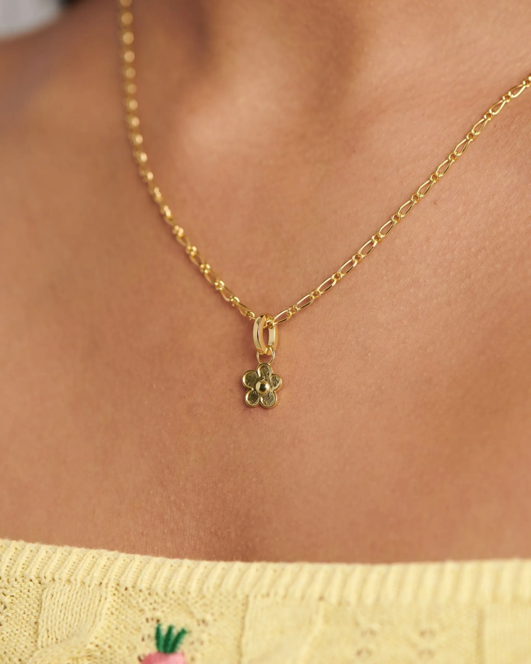 fleur_small_charm_2.webp BRUNA The Label Fleur Small Charm^ Kettenanhänger | Ohrringe