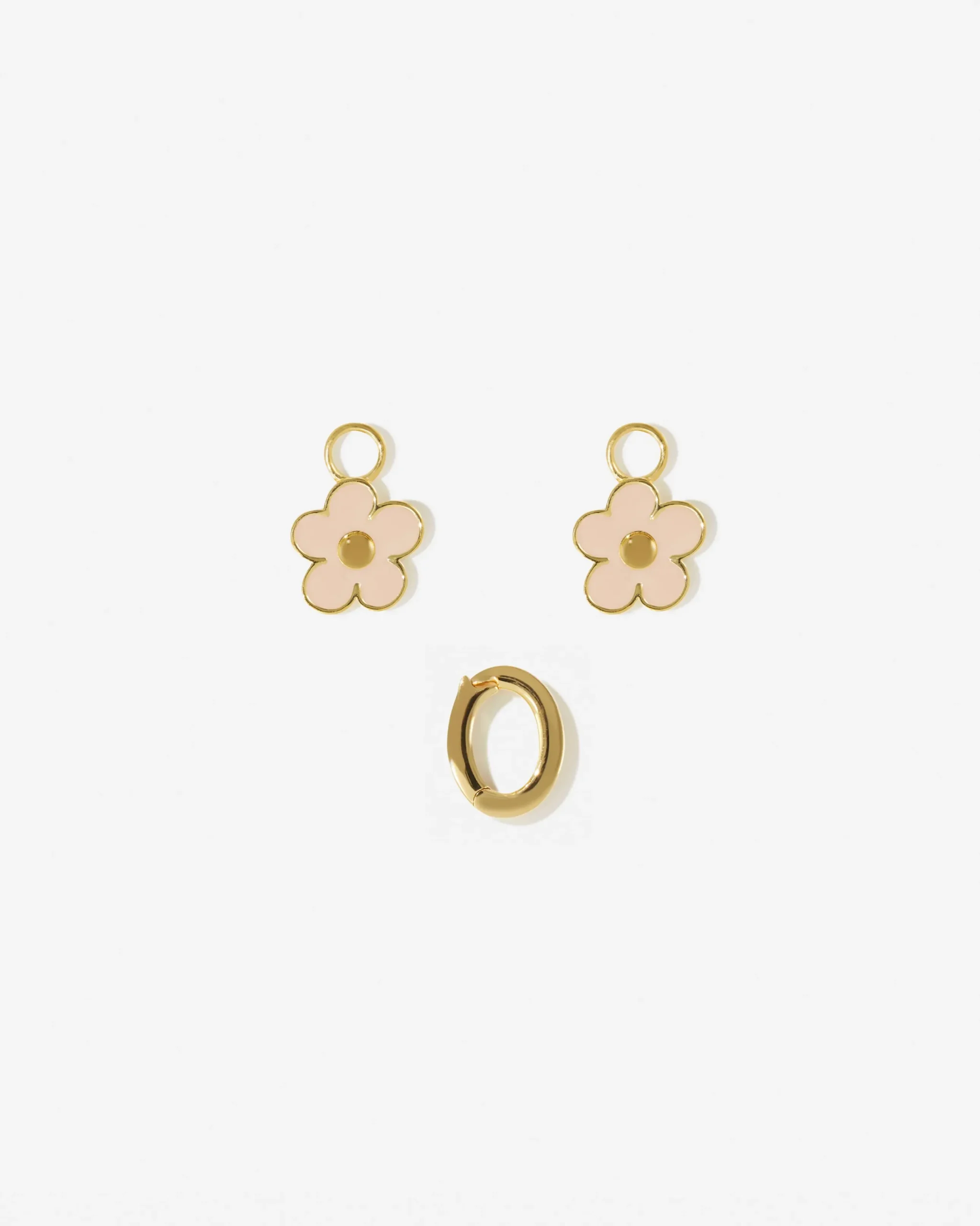 fleur_small_charm_seashel_0.webp BRUNA The Label Fleur Small Charm Seashell^ Ohrringe | Kettenanhänger