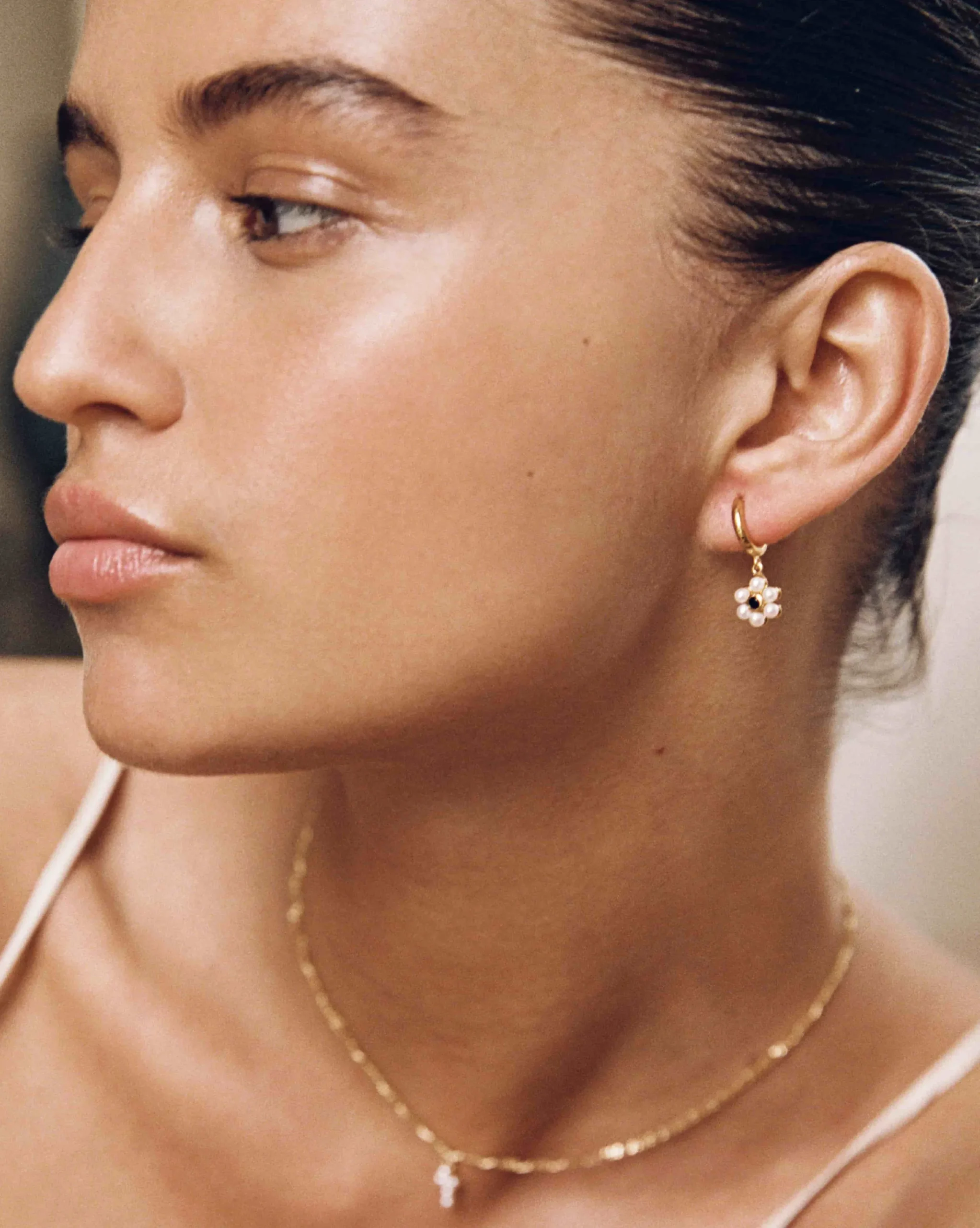 gironde_onyx_mini_hoops_1.webp BRUNA The Label Gironde Onyx Mini Hoops^ Ohrringe Mit Anhänger | Creolen