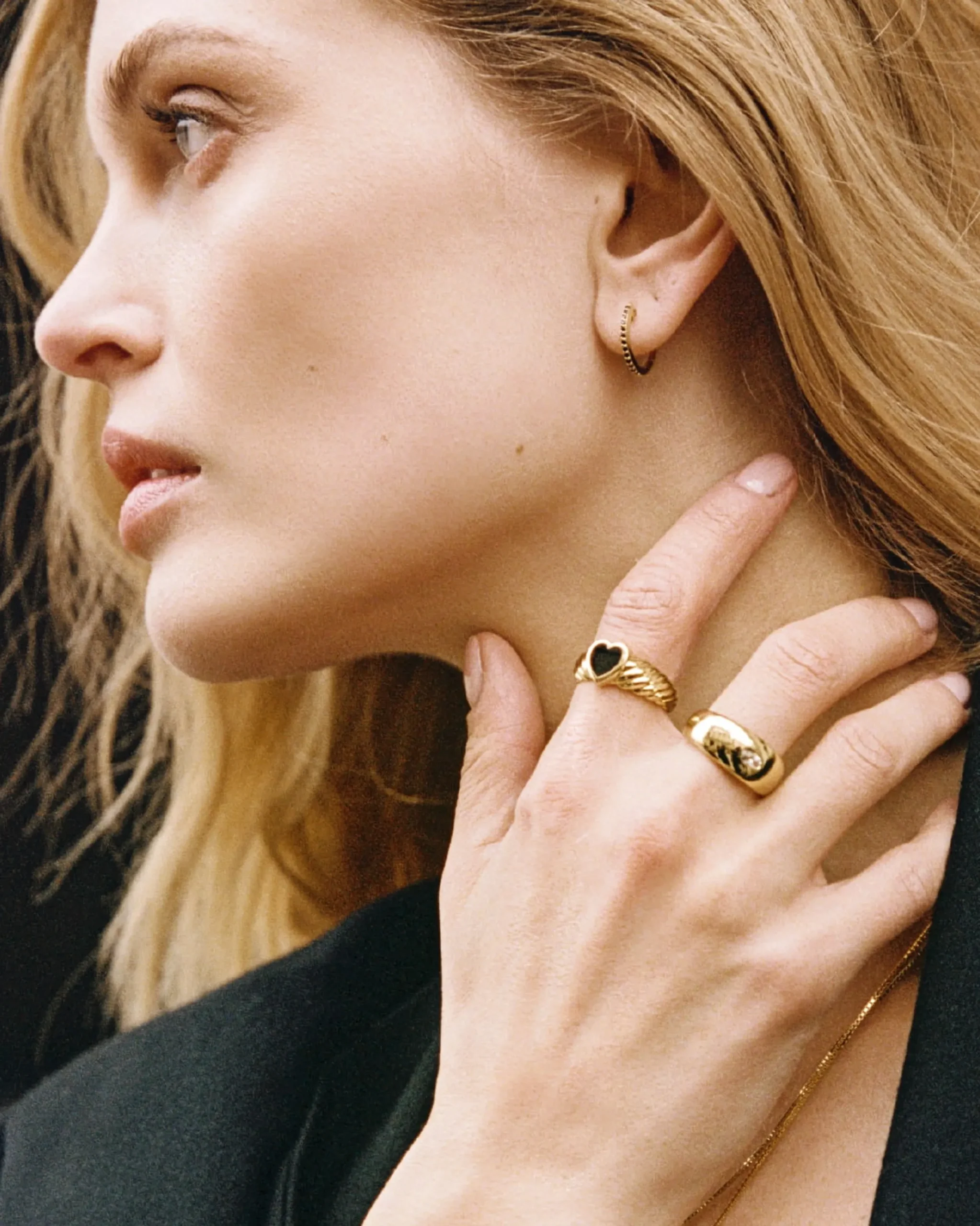 lumire_onyx_hoops_4.webp BRUNA The Label Lumière Onyx Hoops^ Creolen