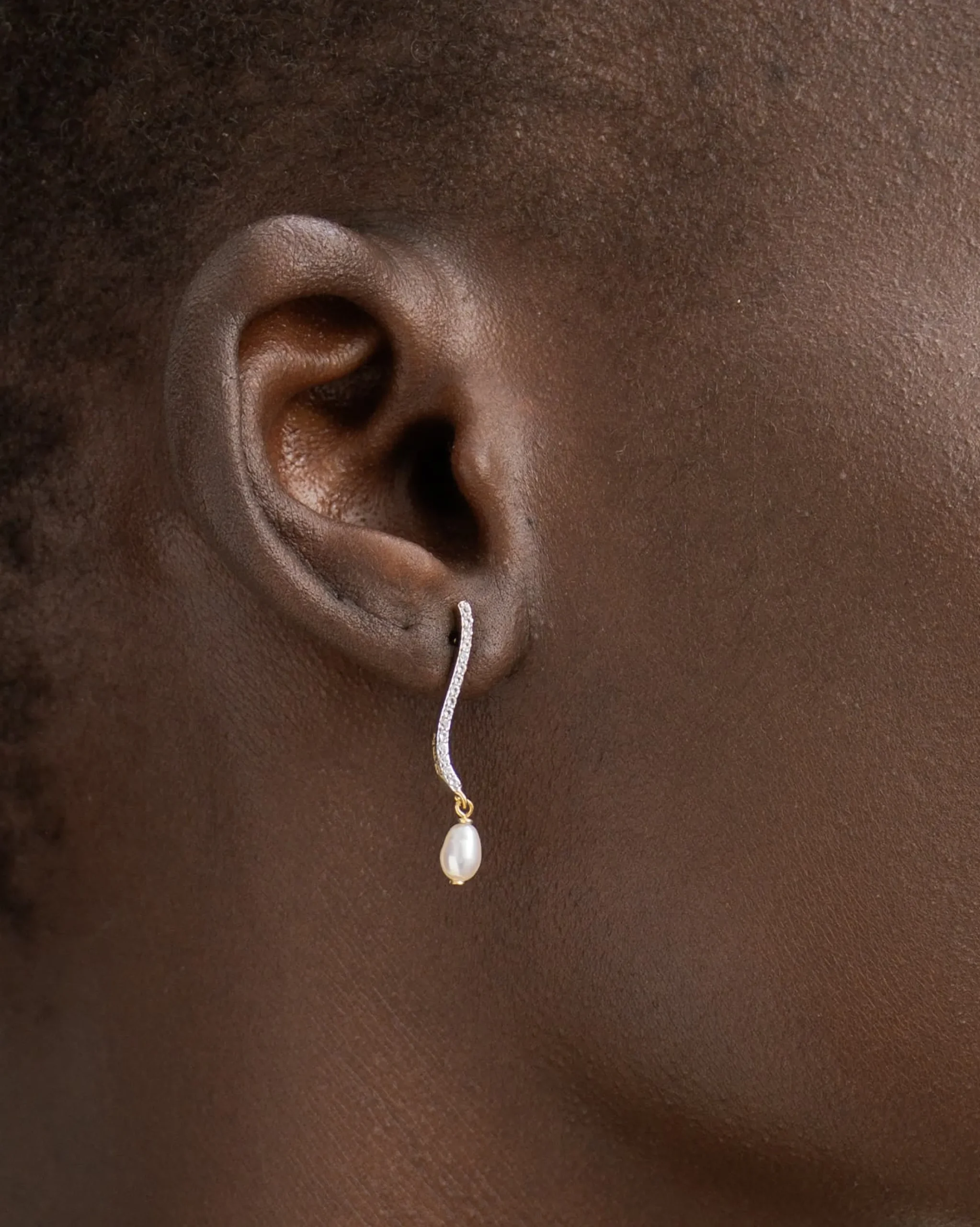 lune_earrings_2.webp BRUNA The Label Lune Earrings^ Perlen
