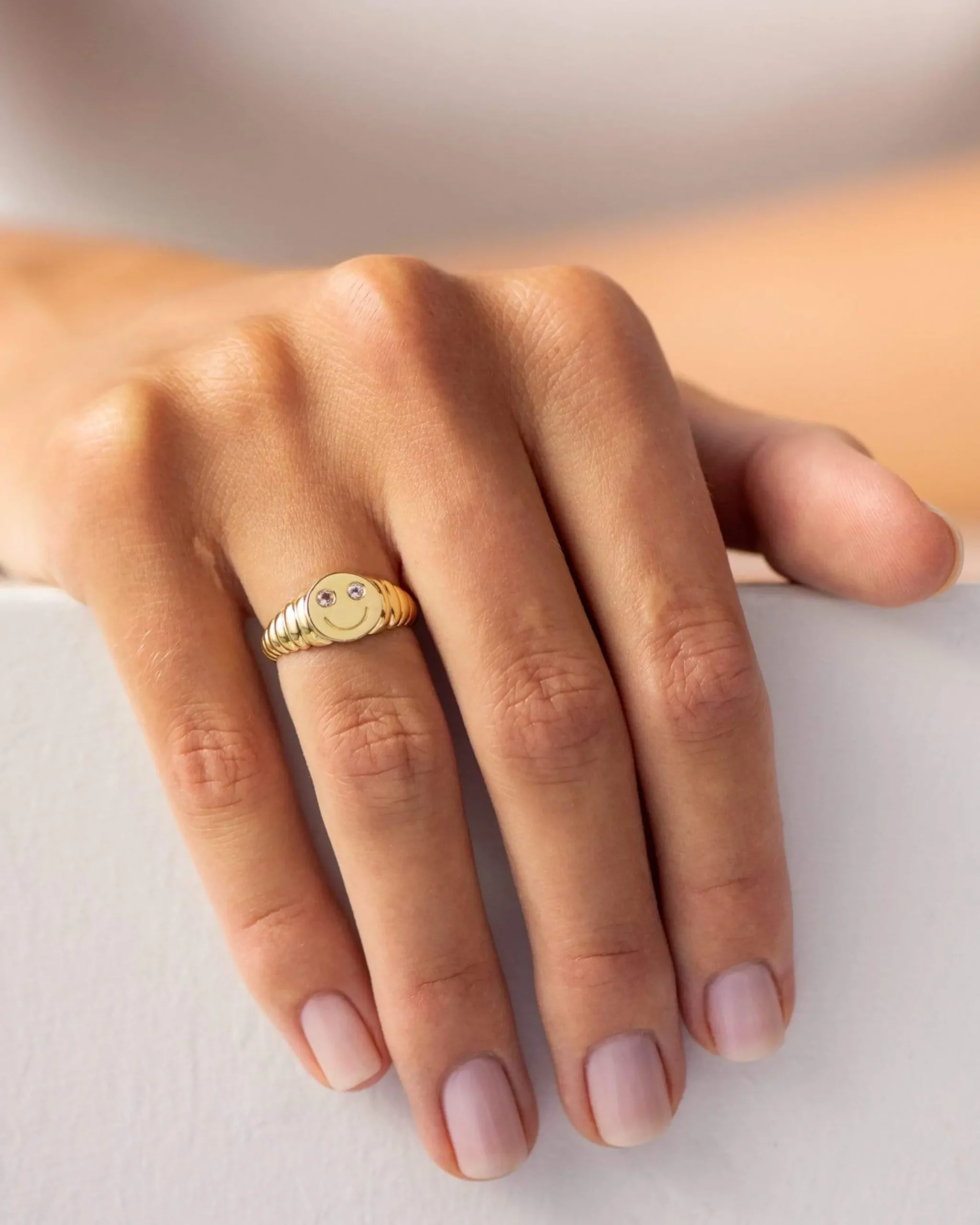 menton_ring_1.webp BRUNA The Label Menton Ring^ Siegel | Edelsteine