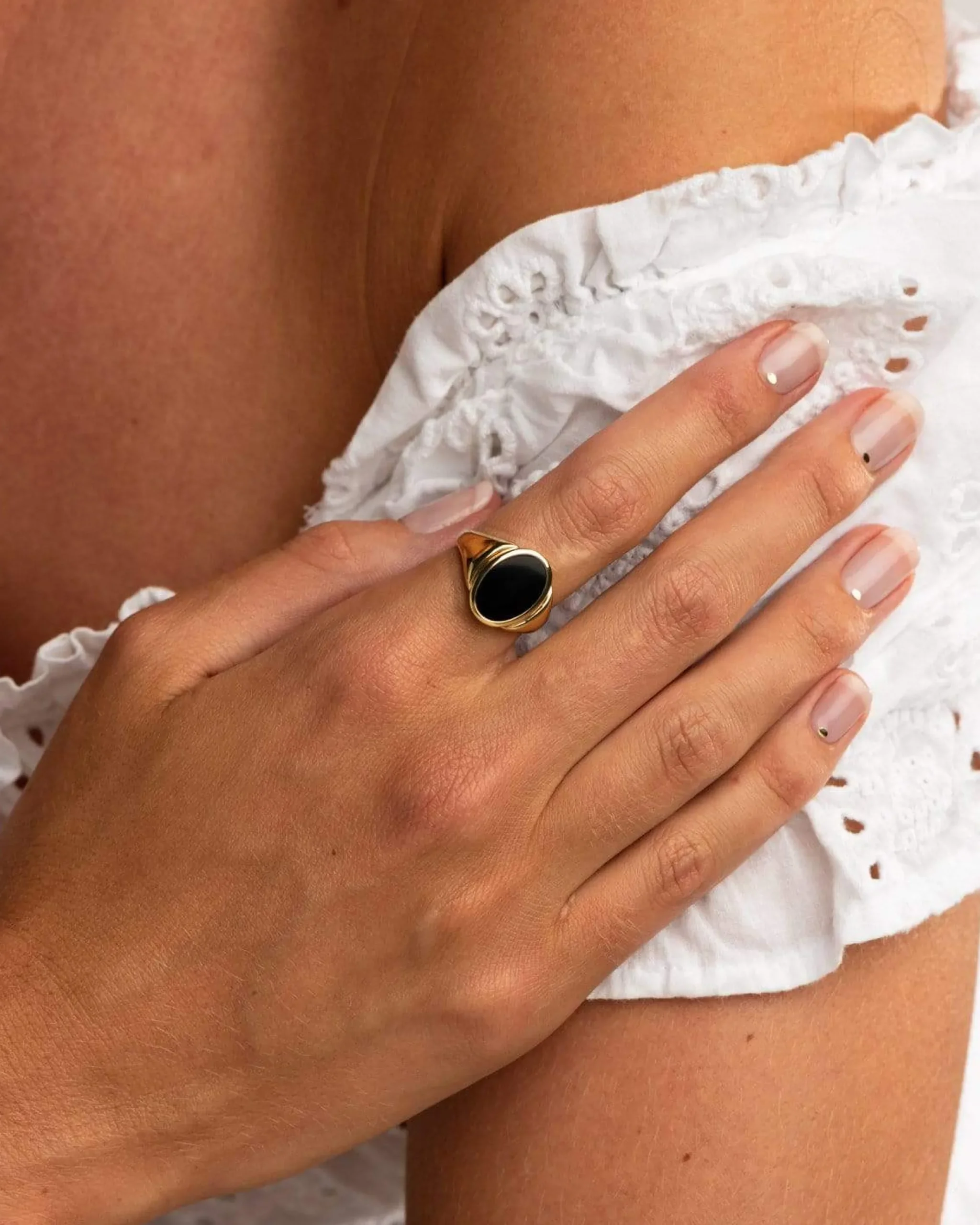 puglia_onyx_ring_2.webp BRUNA The Label Puglia Onyx Ring^ Siegel | Edelsteine