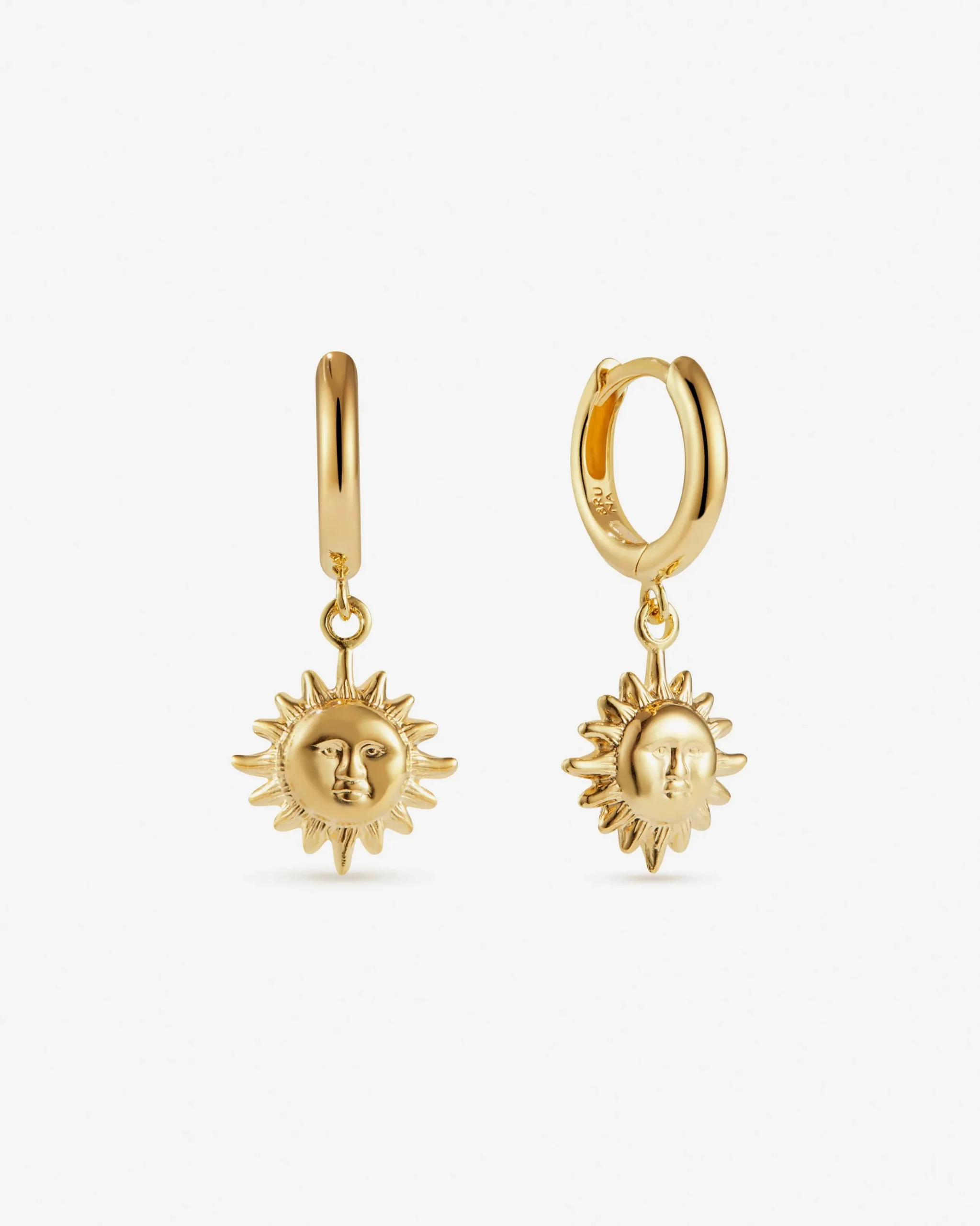 solana_hoops_0.webp BRUNA The Label Solana Hoops^ Ohrringe Mit Anhänger | Creolen