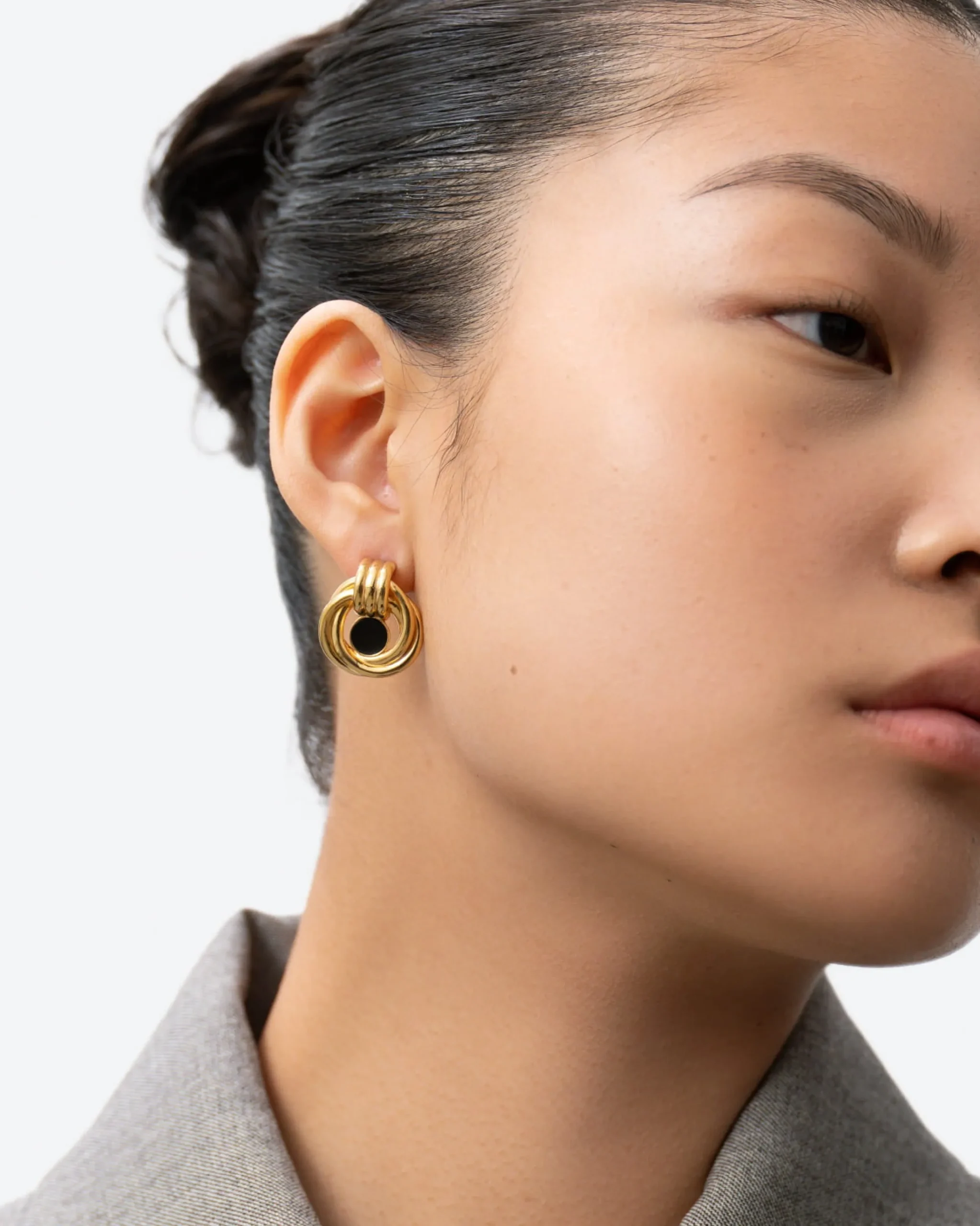 tuscany_loop_onyx_earring_1.webp BRUNA The Label Tuscany Loop Onyx Earrings^ Studs